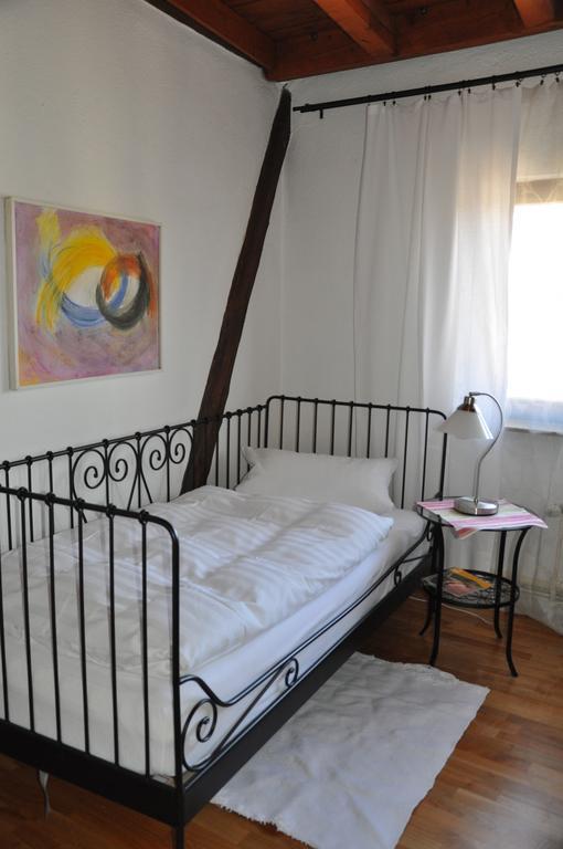 Gastezimmer Am Hof Frankfurt am Main Buitenkant foto